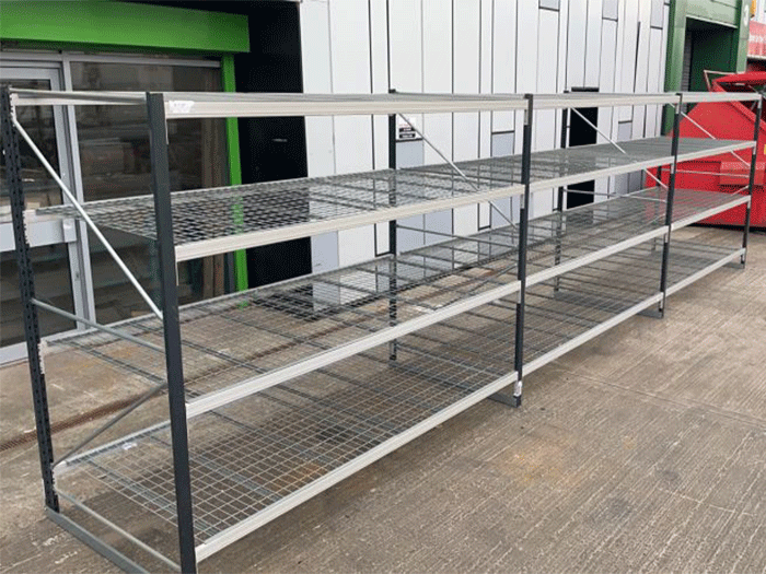 Long span shelving with steel mesh decks